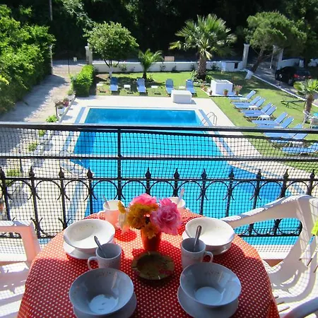 Varvara & I Apartmán Peroulades (Corfu)